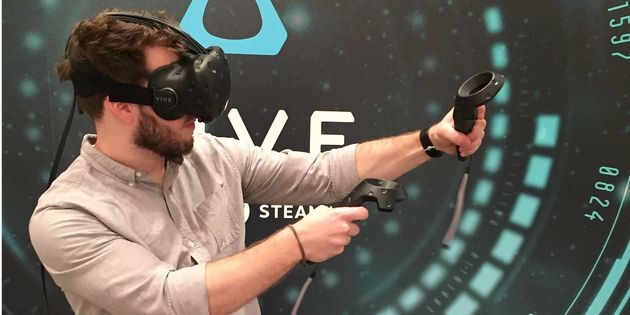 戴上VR眼镜，迈进另一个世界 一次身临其境的头戴显示体验